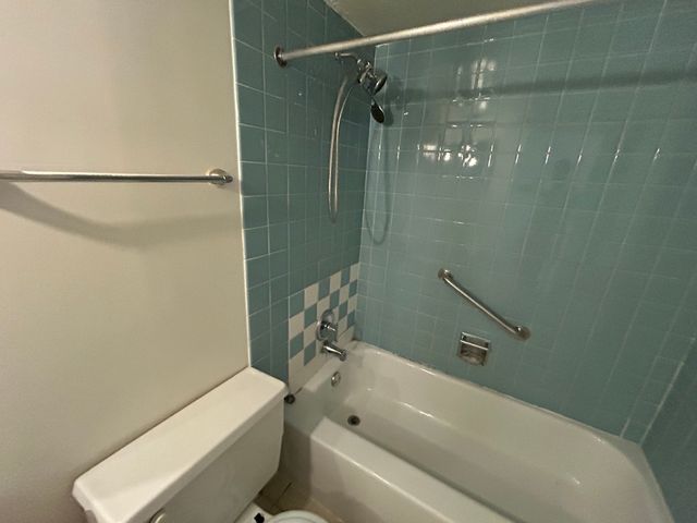 400 Park Avenue 211, Calumet City, IL 60409