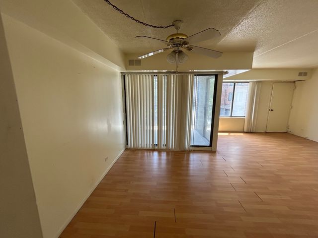 400 Park Avenue 211, Calumet City, IL 60409