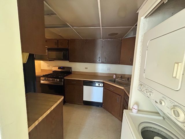 400 Park Avenue 211, Calumet City, IL 60409