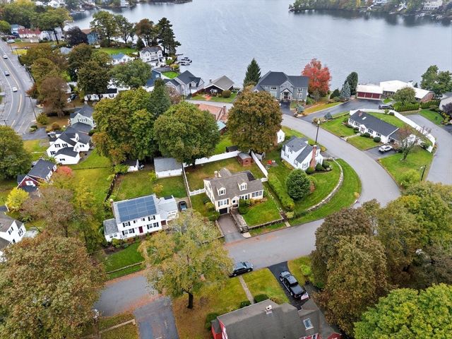 3 Bay Edge Dr, Worcester, MA 01604
