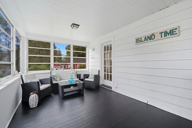 3 Bay Edge Dr, Worcester, MA 01604