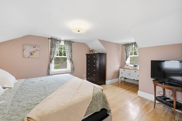3 Bay Edge Dr, Worcester, MA 01604