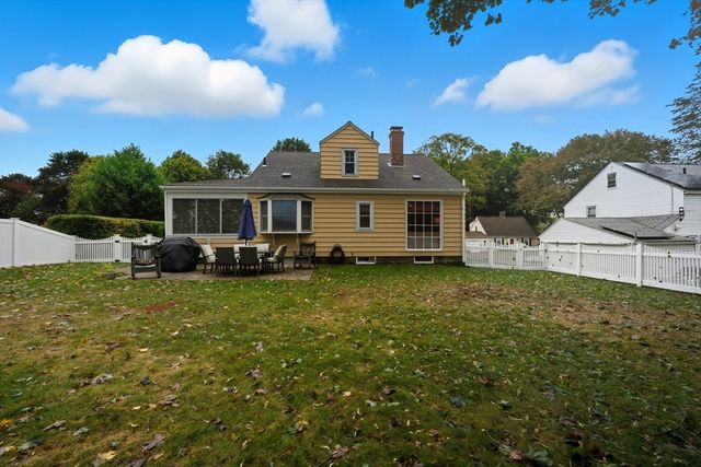 3 Bay Edge Dr, Worcester, MA 01604
