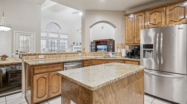 4703 Enchanted Bay Boulevard, Arlington, TX 76016