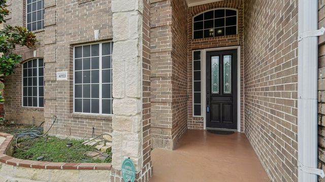 4703 Enchanted Bay Boulevard, Arlington, TX 76016