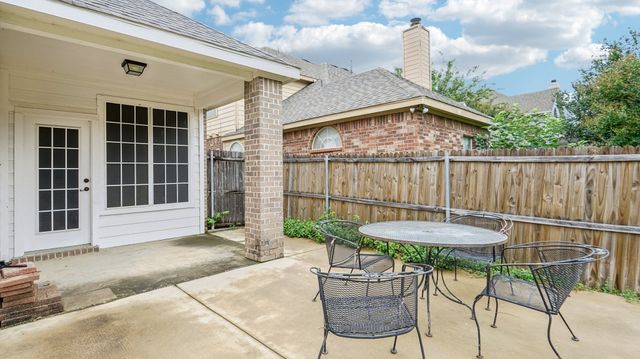 4703 Enchanted Bay Boulevard, Arlington, TX 76016