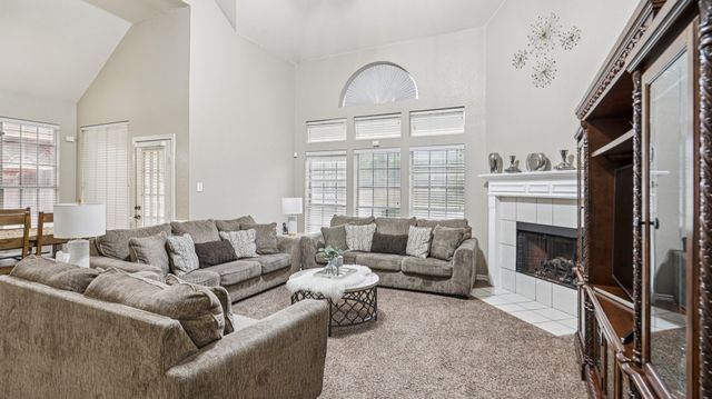 4703 Enchanted Bay Boulevard, Arlington, TX 76016