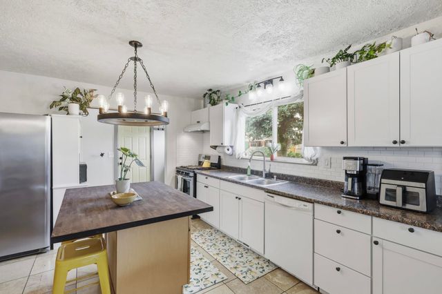 1828 W Knox Ave, Spokane, WA 99205