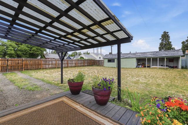 1828 W Knox Ave, Spokane, WA 99205