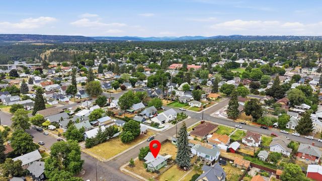 1828 W Knox Ave, Spokane, WA 99205