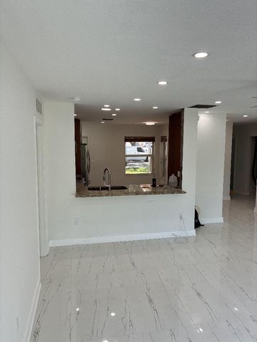 300 NW 17TH Avenue, Pompano Beach, FL 33069