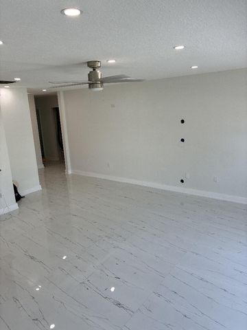 300 NW 17TH Avenue, Pompano Beach, FL 33069