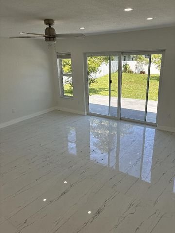 300 NW 17TH Avenue, Pompano Beach, FL 33069