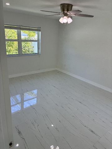 300 NW 17TH Avenue, Pompano Beach, FL 33069
