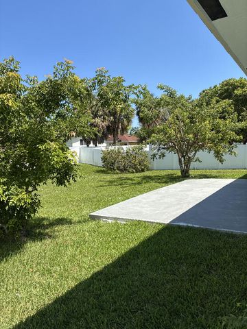 300 NW 17TH Avenue, Pompano Beach, FL 33069