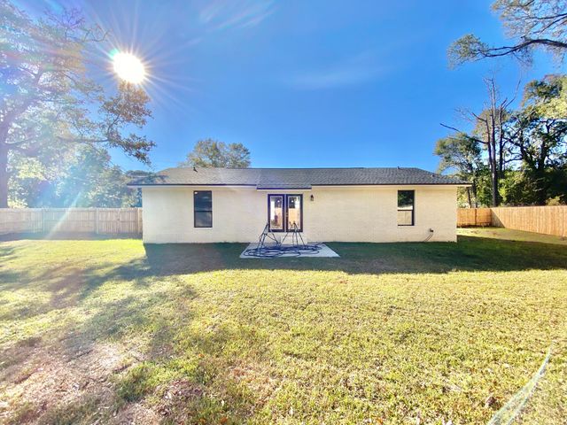 795 Bay Street, Crestview, FL 32536