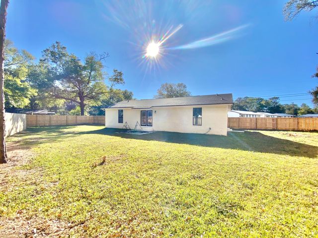 795 Bay Street, Crestview, FL 32536