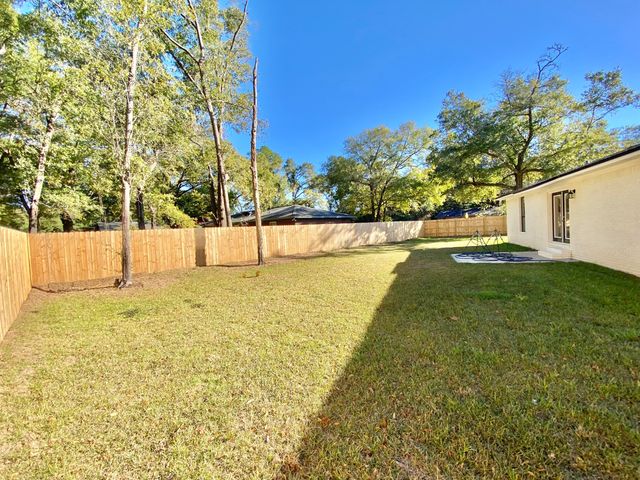 795 Bay Street, Crestview, FL 32536