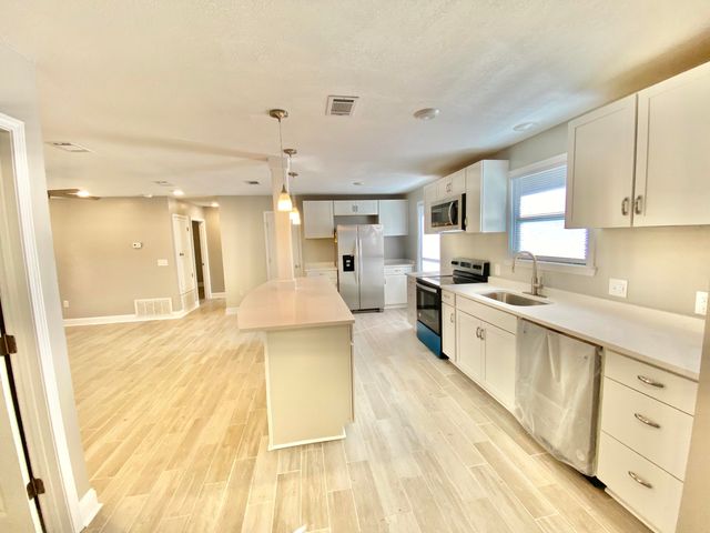 795 Bay Street, Crestview, FL 32536