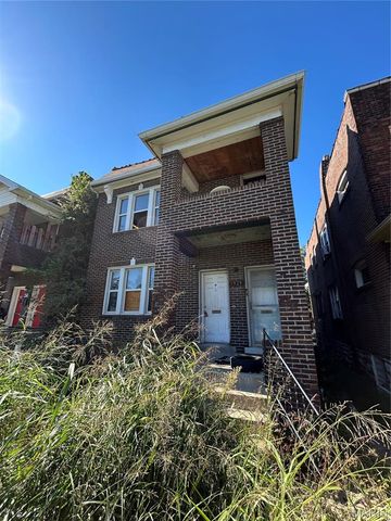 3929 N Taylor Avenue, St Louis, MO 63115