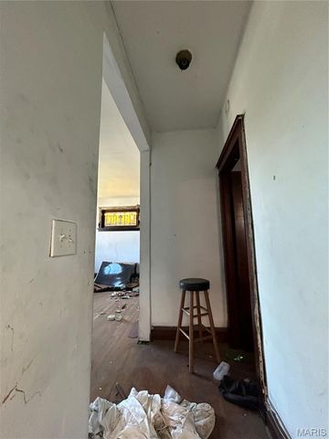 3929 N Taylor Avenue, St Louis, MO 63115