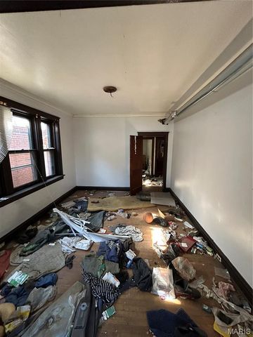 3929 N Taylor Avenue, St Louis, MO 63115