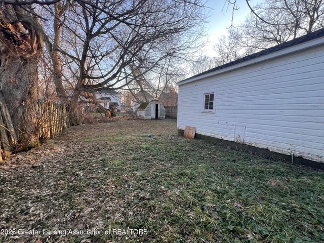 1022 Persons Court, Lansing, MI 48906