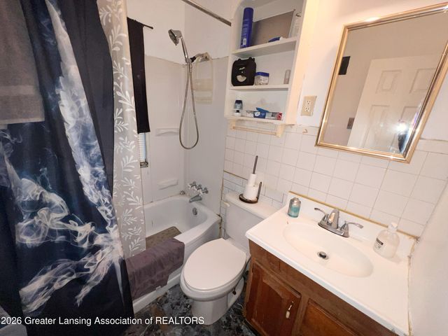 1022 Persons Court, Lansing, MI 48906