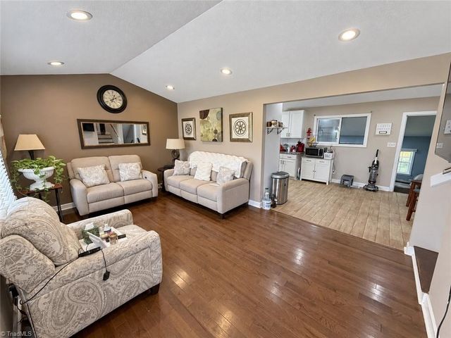 109 Potter Drive, Jamestown, NC 27282