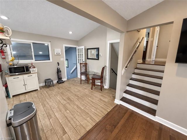 109 Potter Drive, Jamestown, NC 27282
