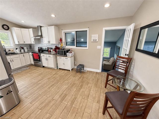 109 Potter Drive, Jamestown, NC 27282