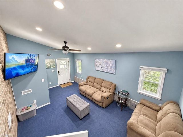 109 Potter Drive, Jamestown, NC 27282