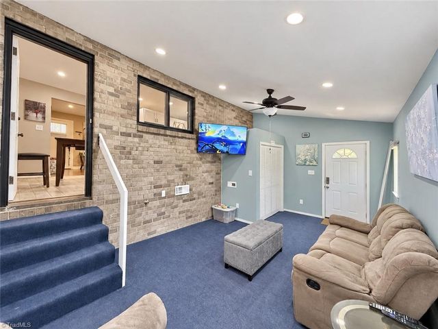 109 Potter Drive, Jamestown, NC 27282