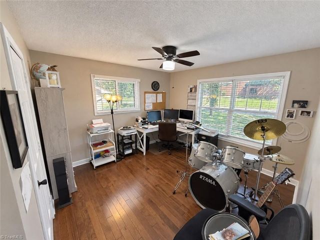 109 Potter Drive, Jamestown, NC 27282