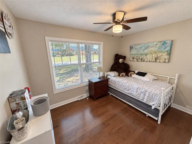 109 Potter Drive, Jamestown, NC 27282