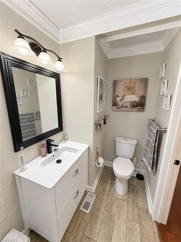 109 Potter Drive, Jamestown, NC 27282