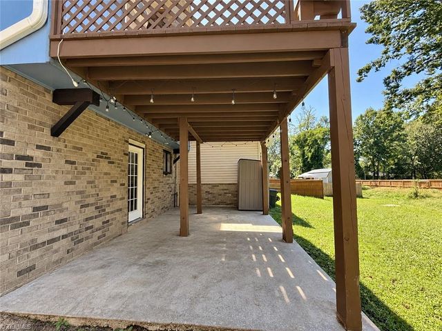 109 Potter Drive, Jamestown, NC 27282