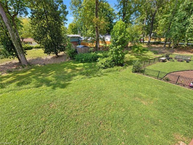 109 Potter Drive, Jamestown, NC 27282