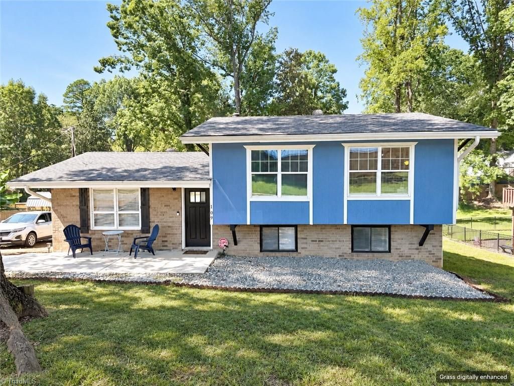 109 Potter Drive, Jamestown, NC 27282