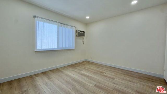 15207 Dickens Street 5, Sherman Oaks, CA 91403