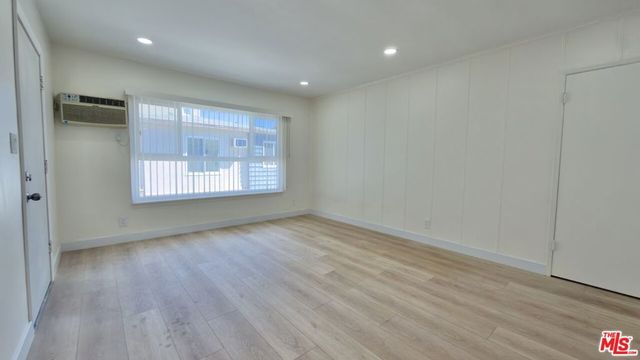 15207 Dickens Street 5, Sherman Oaks, CA 91403