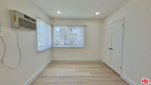 15207 Dickens Street 5, Sherman Oaks, CA 91403