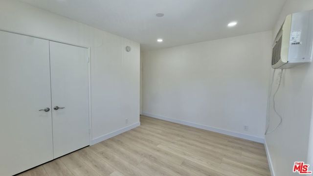 15207 Dickens Street 5, Sherman Oaks, CA 91403