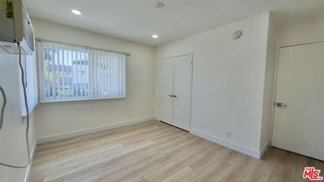 15207 Dickens Street 5, Sherman Oaks, CA 91403