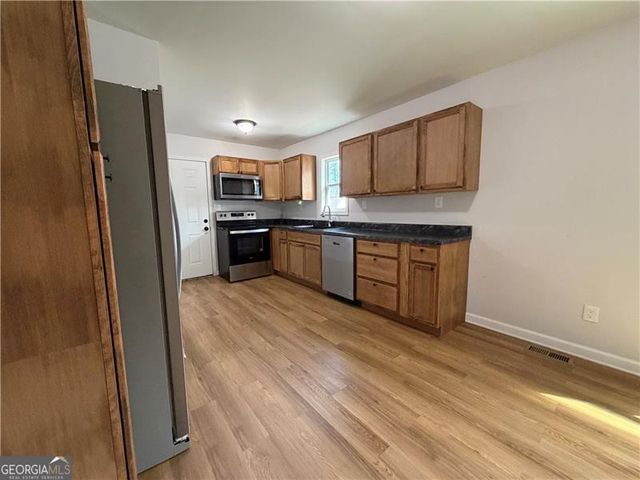 3662 Lakeview Drive, Gainesville, GA 30501