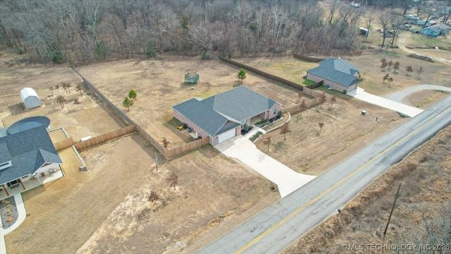 2086 N Ranchette Road, Durant, OK 74701