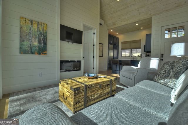 400 Old Toccoa Farm Loop, Mineral Bluff, GA 30559