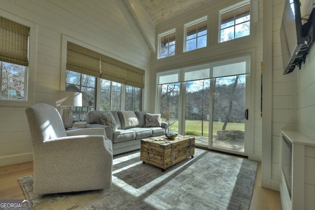 400 Old Toccoa Farm Loop, Mineral Bluff, GA 30559