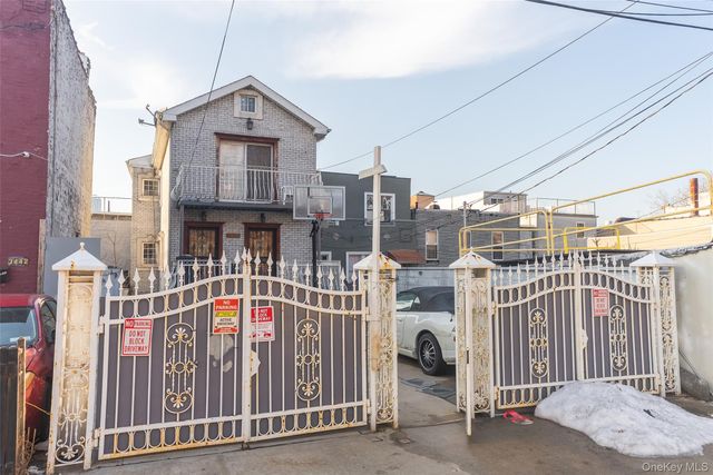 3438 12th Street, Astoria, NY 11106