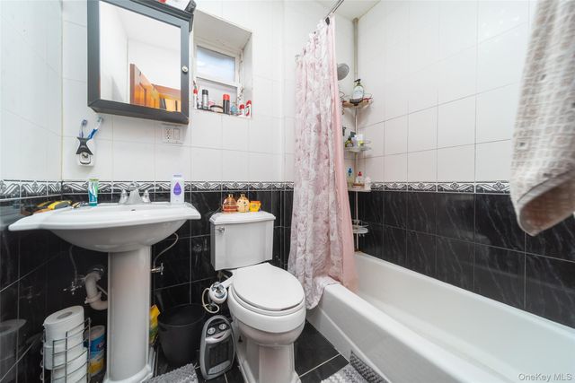 3438 12th Street, Astoria, NY 11106